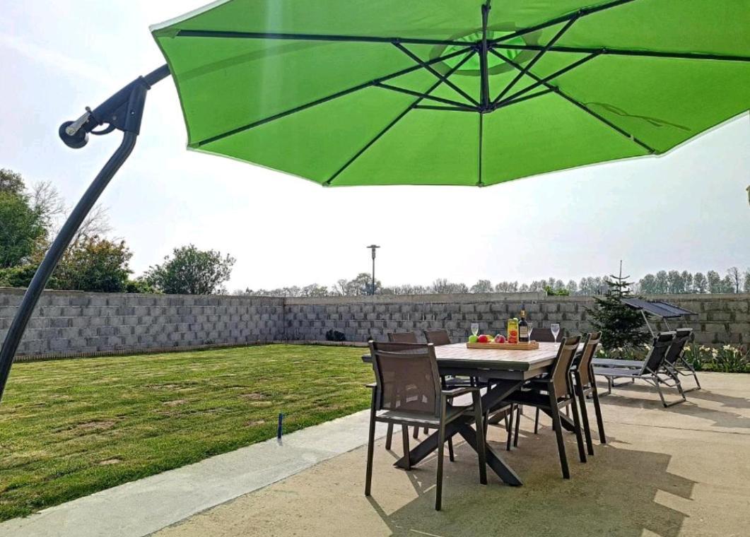Maison confortable lumineuse avec jardin à 5 mn Bayeux au calme Gueron Exterior foto